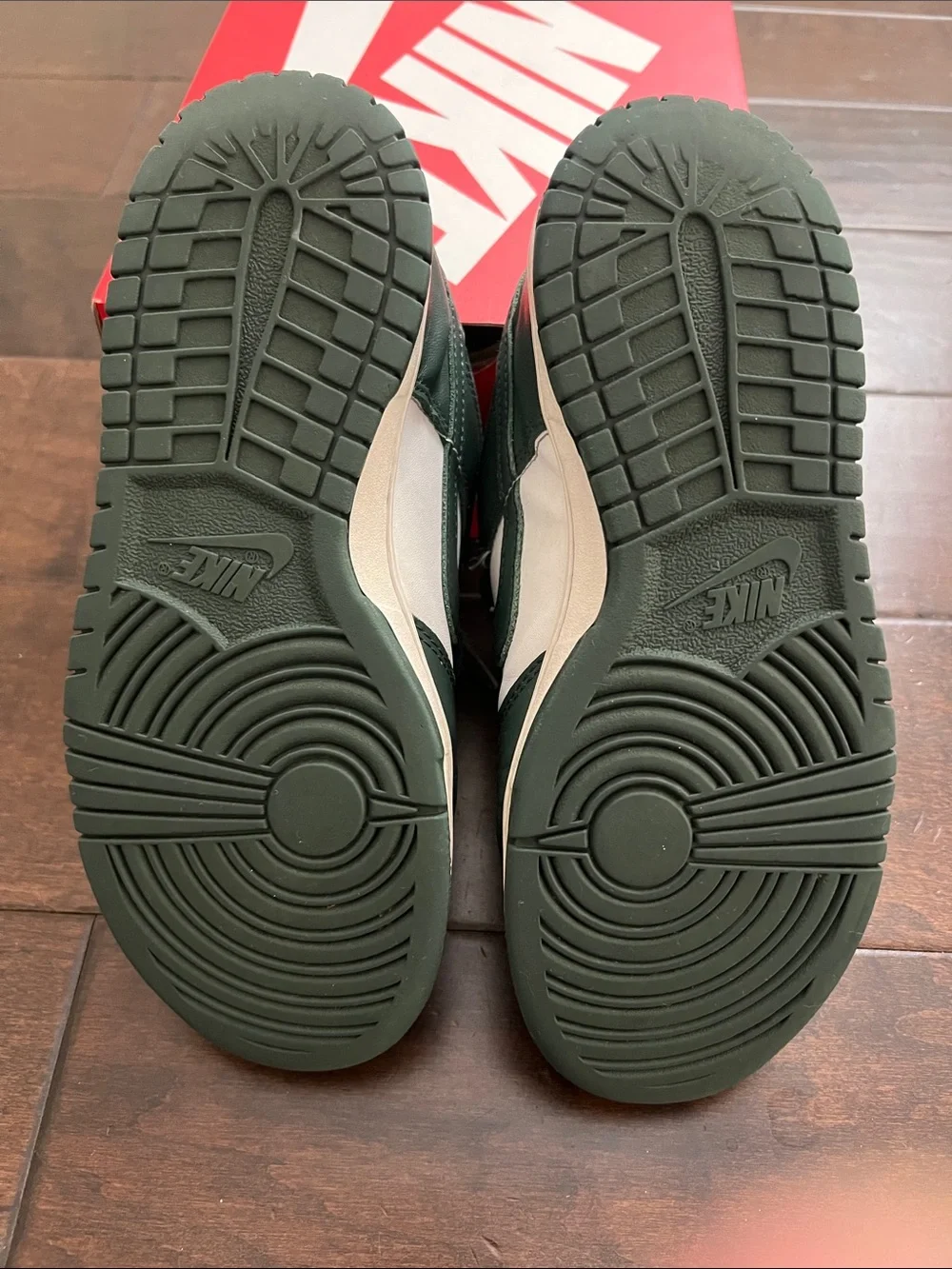 Nike Kids Green and White Low-Top Sneakers 5Y